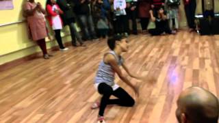 Watch Bollywood Dance on Kamli from Dhoom 3 Video