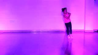 Watch Little girl Paavni performing on Dame from kids batch Video