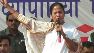 Watch Kolkata CM Mamta Di Addresses People at Azadpur Mandi against Financial Emergency Video