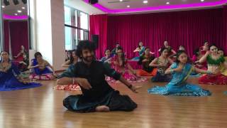 Watch Mein Wari Wari- Choli Ke Peeche- Bollywood- Mujra- (Beijing, China) Devesh Mirchandani Video