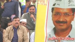 Watch Aap Minister Gopal Rai Addresses public rally in Meerut against Demonetisation Video