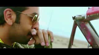 Watch hairat-anjaana anjaani Video