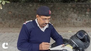 Watch Modi govt may be pushing for #CashlessEconomy, but Delhi Traffic Police haven't got the memo Video