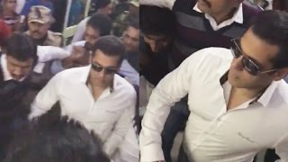 Watch (Video) Salman Khan MOBBED By FANS At Jodhpur Airport After Arms Act Case Verdict Video