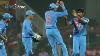 Watch India wins in death-over against England in 2nd T20 Video
