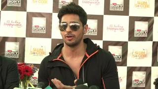 Watch Sidharth Reacts on Varun-Alia's hot chemistry in Badrinath Ki Dulhania Video