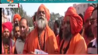 Watch INDIA VOICE Correspondent talk with Haridwar Saints Video