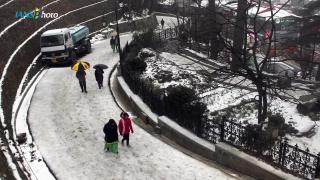 Watch Fresh snowfall in Kashmir, Himachal Video