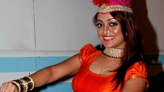 Watch Mansi Naik hot livani dance Video