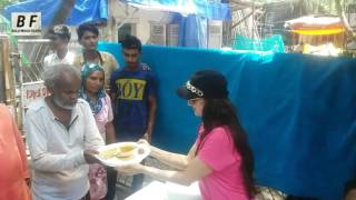 Watch Uncut: Ameesha Patel feeds Poor people home cooked food At T series Temple Video