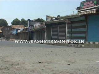 Watch Kashmir: Restrictions in Srinagar continue for 3rd day Video