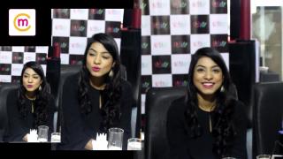 Watch Popular Bollywood Singer Himani Kapoor meets mChamp Lucky Winners | Celebrity #MeetAndGreet Video