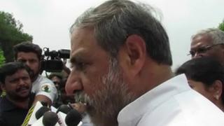 Watch Opposition meets President, seeks TN floor test Video