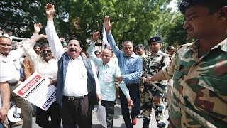 Watch Thousands of teachers march to police station to protest against governmentâ€™s anti-teacher policies Video