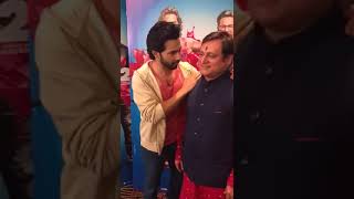 Watch Varun Dhawan Special Wish For Manoj Joshi's Gujarati Film 'Papa Tamne Nahi Samjaay' Video