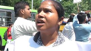 Watch à¤¤à¥‡à¤² à¤•à¥€ à¤¬à¤¢à¤¼à¤¤à¥€ à¤•à¤¼à¥€à¤®à¤¤à¥‹à¤‚ à¤•à¥‡ à¤–à¤¼à¤¿à¤²à¤¾à¤«à¤¼ AAP  à¤ªà¤¾à¤°à¥à¤·à¤¦à¥‹à¤‚ à¤¨à¥‡ à¤•à¤¿à¤¯à¤¾ à¤ªà¥‡à¤Ÿà¥à¤°à¥‹à¤²à¤¿à¤¯à¤® à¤®à¤‚à¤¤à¥à¤°à¤¾à¤²à¤¯ à¤ªà¤° à¤µà¤¿à¤°à¥‹à¤§ à¤ªà¥à¤°à¤¦à¤°à¥à¤¶à¤¨ Video