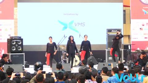 Watch Beti Bachao Beti Padhao Stage Play at Delhi Food Truck Festival 2017 Video