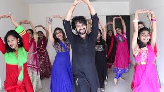 Watch Mehendi Hai Rachnewali and Ghoomar (Mumbai workshop) 2017 Video