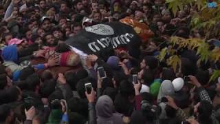 Watch Braving rains, thousands attend funeral prayers of slain militant in Srinagar Video