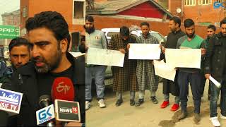 Watch Youth accused of stone-pelting protest in Srinagar, demand amnesty Video