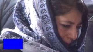 Watch Watch Video Mehbooba visits fatherâ€™s grave to offer prayers on his first death anniversary Video