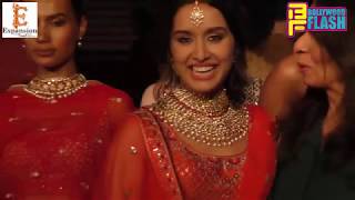 Watch Gorgeous Shraddha Kapoor Walks The Ramp With Anita At Wedding Junction Show Video