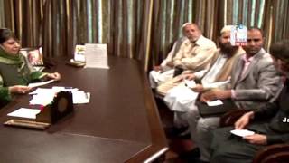 Watch Mehbooba distributes relief cheques among fire sufferers of Shalimar, Reshi Bazaar Video