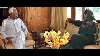 Watch Mehbooba Mufti meets Governor, discusses Art 35A, other issues Video