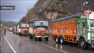 Watch Snowfall, rain shut Jammu-Srinagar highway Video
