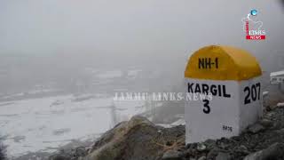 Watch Heavy snowfall in Kargil, normal life disrupted Video