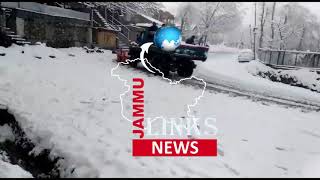 Watch Snowfall: Traffic Suspended On Srinagar-Jammu Highway Video