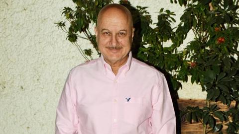 Watch Anupam Kher Says He Is Looking Forward To See Karan Johar Acting | Screening Of Welcome To Newyork Video