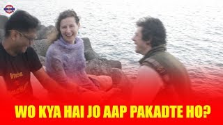 Watch Naughty Common Sense Question - Wo kya hai jo app pakadte ho? - Virar2Churchgate Video