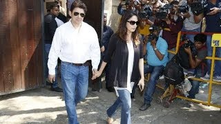 Watch Madhuri Dixit And Karan Johar Vist at Anil Kapoor House For Conolance Video