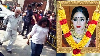 Watch Ramesh Sippy Visits Anil Kapoor's House | Sridevi Last Respect Video