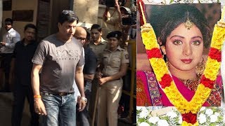 Watch Madhur Bhandarkar Visits Anil Kapoor's House | Sridevi Last Respect Video