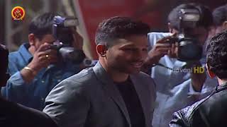 Watch Allu Arjun Entry At Okka Kshanam Pre Release Event - Allu Sirish, Surabhi, Seerat Kapoor Video