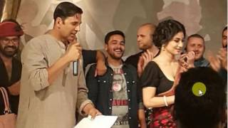 Watch Mouni Roy And Akshay Kumar Shooting For Gold Film Video