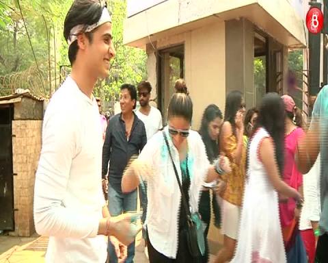 Watch Ekta Kapoor Celebrates Holi With TV Celebs - VIDEO Video