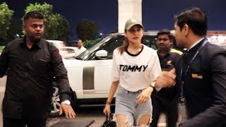 Watch Anushka Sharma In Classy Look, Spotted At Mumbai Airport Video