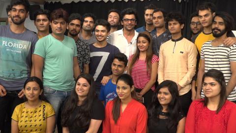 Watch Sunil Grover Visit Anupam Kher's Institute ' Actor Prepares - The School for Actors' Video