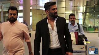Watch Sunil Shetty HOT LOOK at Airport!!! Video