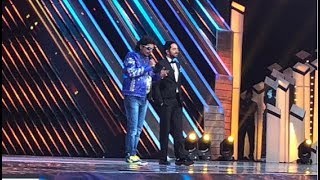 Watch Sunil Grover Make Fun Of Ayushmann Khurrana At Video