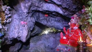 Watch à¤¦à¥‡à¤–à¥‡à¤‚-à¤¨à¤µà¤°à¤¾à¤¤à¥à¤° à¤®à¥‡à¤‚ à¤°à¤‚à¤—-à¤¬à¤¿à¤°à¤‚à¤—à¥‡ à¤«à¤²à¥‹à¤‚-à¤«à¥‚à¤²à¥‹à¤‚ à¤¸à¥‡ à¤¸à¤œà¤¾ à¤µà¥ˆà¤·à¥à¤£à¥‹ à¤¦à¥‡à¤µà¥€ à¤­à¤µà¤¨ Video
