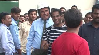Watch Boman Irani Spotted In Aamir Khan PK Look  || Video