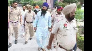 Watch Gangster Vicky Gonder à¨¦à©‡ à¨¸à¨¾à¨¥à©€à¨†à¨‚ à¨¦à©‡ à¨¤à¨¾à¨° à¨œà©à©œà©‡ à¨…à¨•à¨¾à¨²à©€ à¨µà¨¿à¨§à¨¾à¨‡à¨• à¨¦à©‡ à¨ªà©€ à¨ à¨¨à¨¾à¨² Video