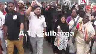 Watch Dr Qamar Ul Islam Ke Suport Me MAYOR Utare Sadak Par Video