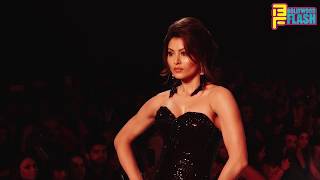 Watch Hot Urvashi Rautela Walking Ramp As Showstopper For Archana Kochar - Bombay Times Fashion Week 2018 Video