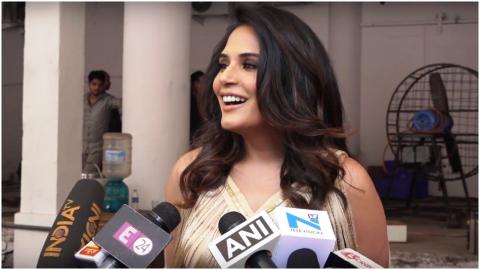 Watch Richa Chadha Plays Prank On Reporters Video