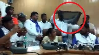 Watch Protest against Ramdas Athwale by dalit community in Surat Video